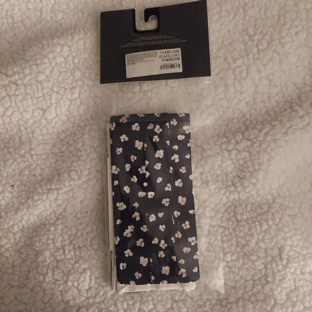 Gap Adult Face Mask (3-Pack) - Picture 5 of 6